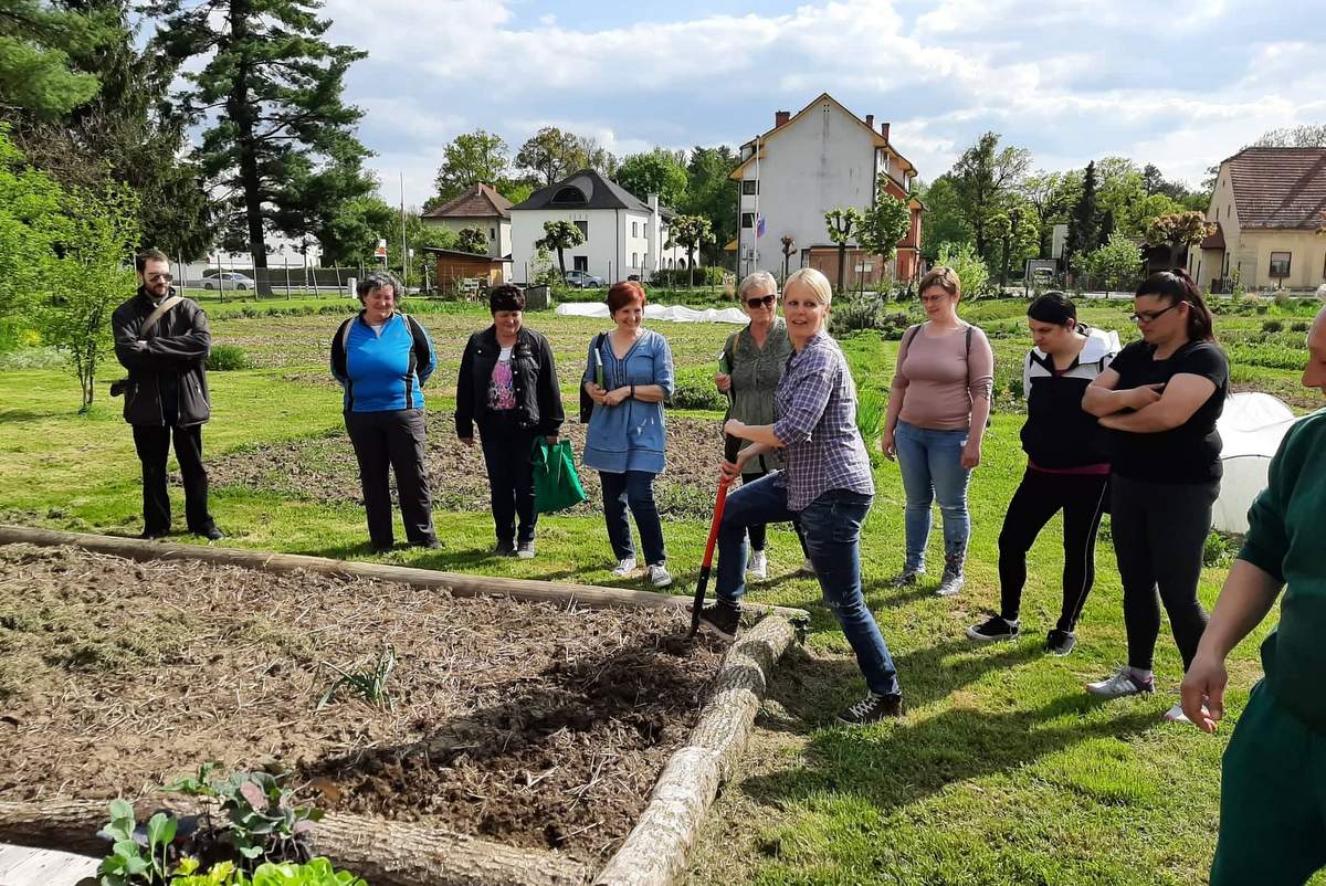 V letu 2022 izvajajo brezplačne delavnice za brezposelne osebe v Sloveniji in na Hrvaškem