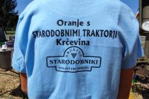 Oranje s starodobnimi traktorji na Krčevini