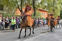 50. Dnevi narodnih noš in oblačilne dediščine