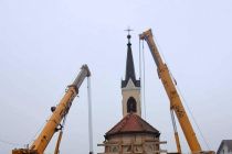 Prestavljanje kapelice v Lukavcih