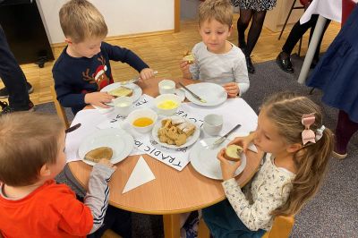 Tradicionalni slovenski zajtrk v vrtcu Manka Golarja Gornja Radgona