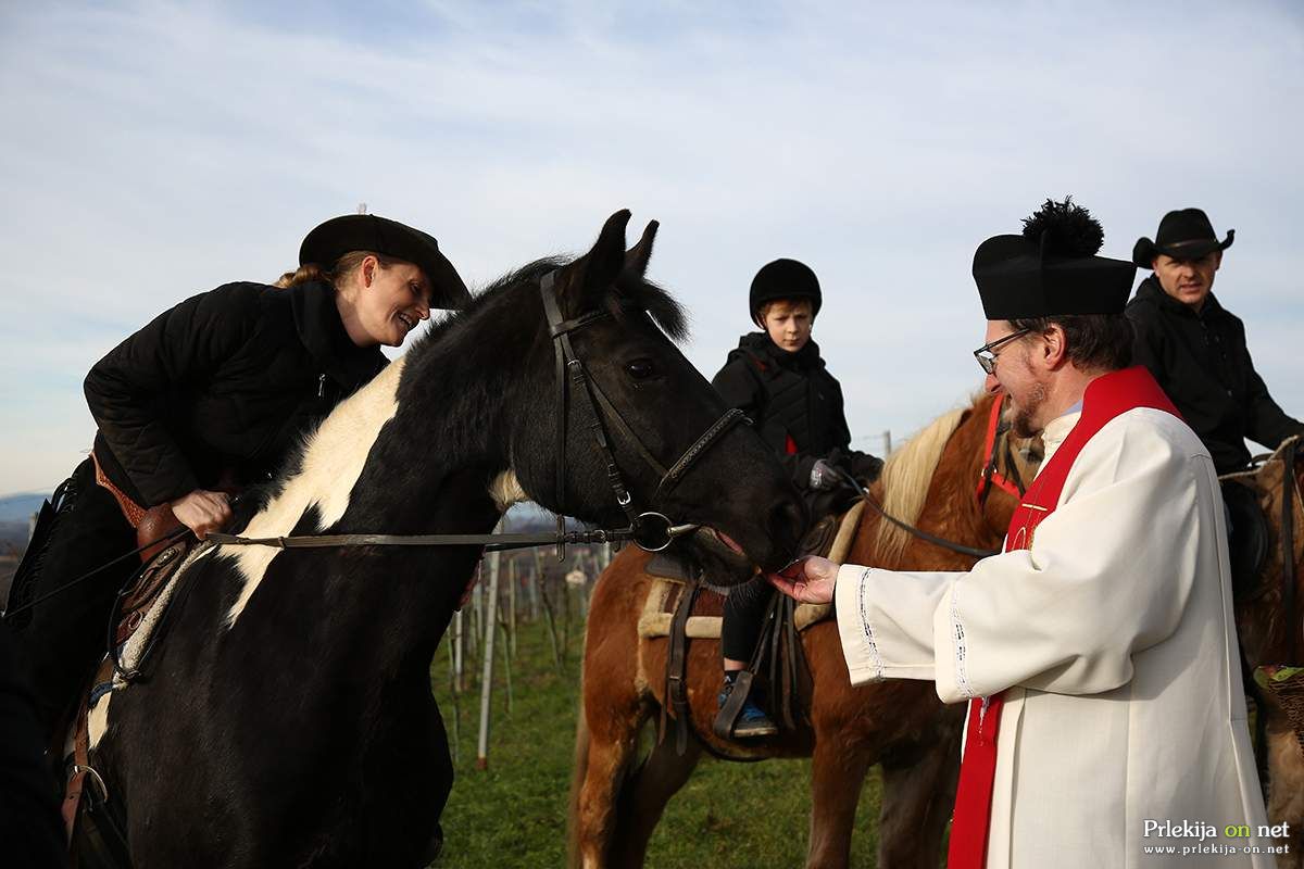 Blagoslov konjev na Kapelskem Vrhu