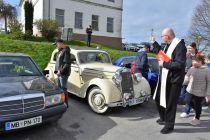 Blagoslov traktorjev in starejših vozil na Polenšaku