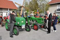 Blagoslov traktorjev in starejših vozil na Polenšaku