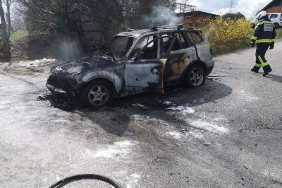Vozilo je v celoti zgorelo, foto: PGD Sv. Jurij ob Ščavnici