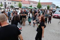 Zombie povorka na Grossmannovem festivalu