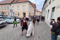 Zombie povorka na Grossmannovem festivalu