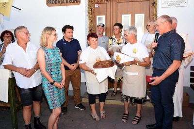 Odprtje razstave kruha in pogač na Polenšaku
