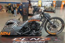 Tekmovanje predelanih Harley Davidson motornih koles