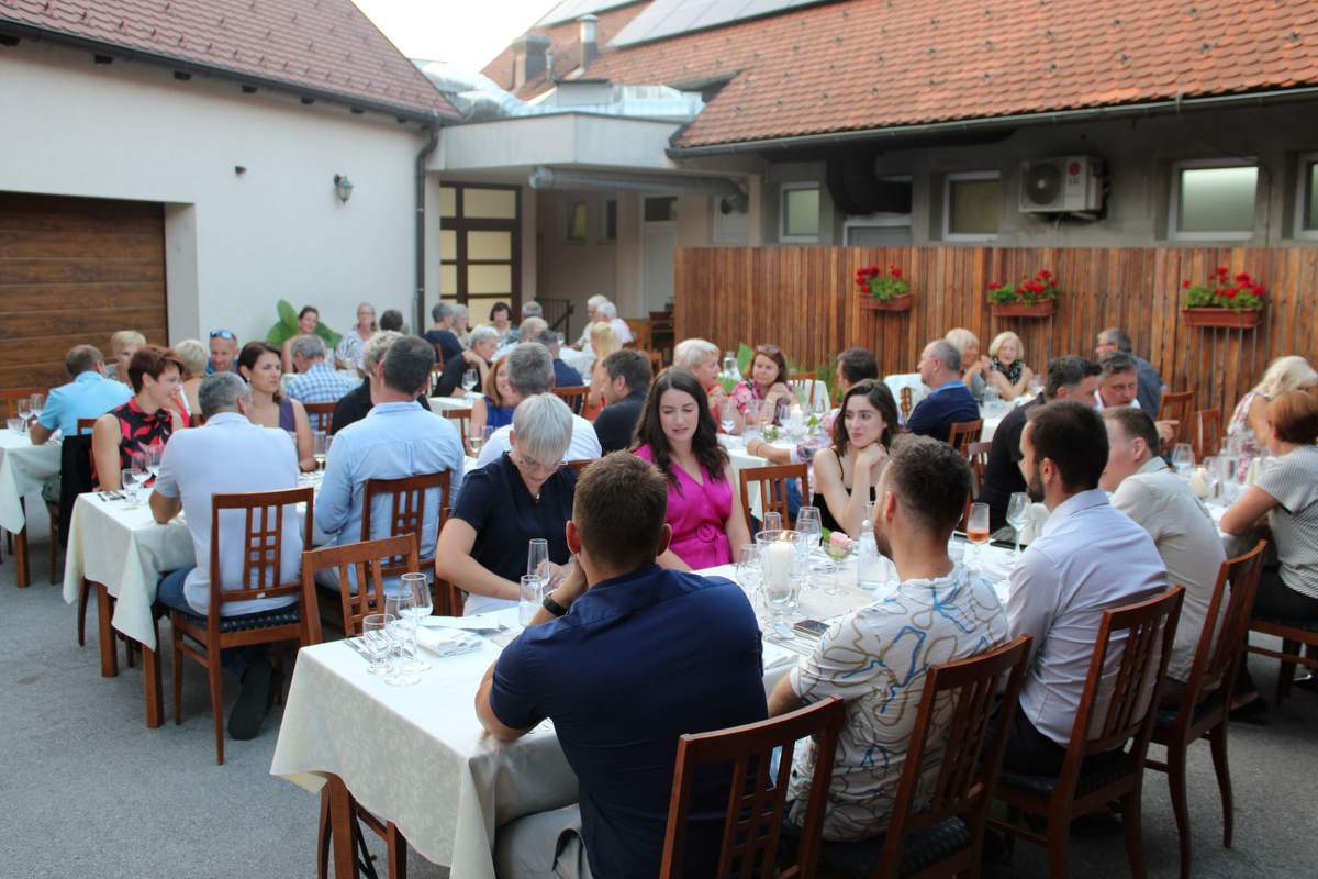 Glasbeno-kulinarični večer v Radomerju