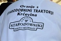 Oranje s starodobnimi traktorji na Krčevini