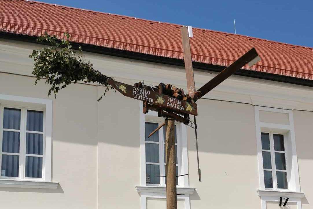 Postavljanje klopotca v Ljutomeru