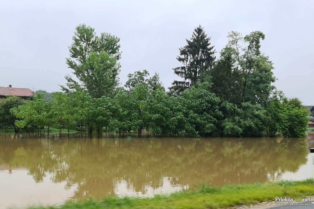 Nedavne poplave so povzročile veliko škode