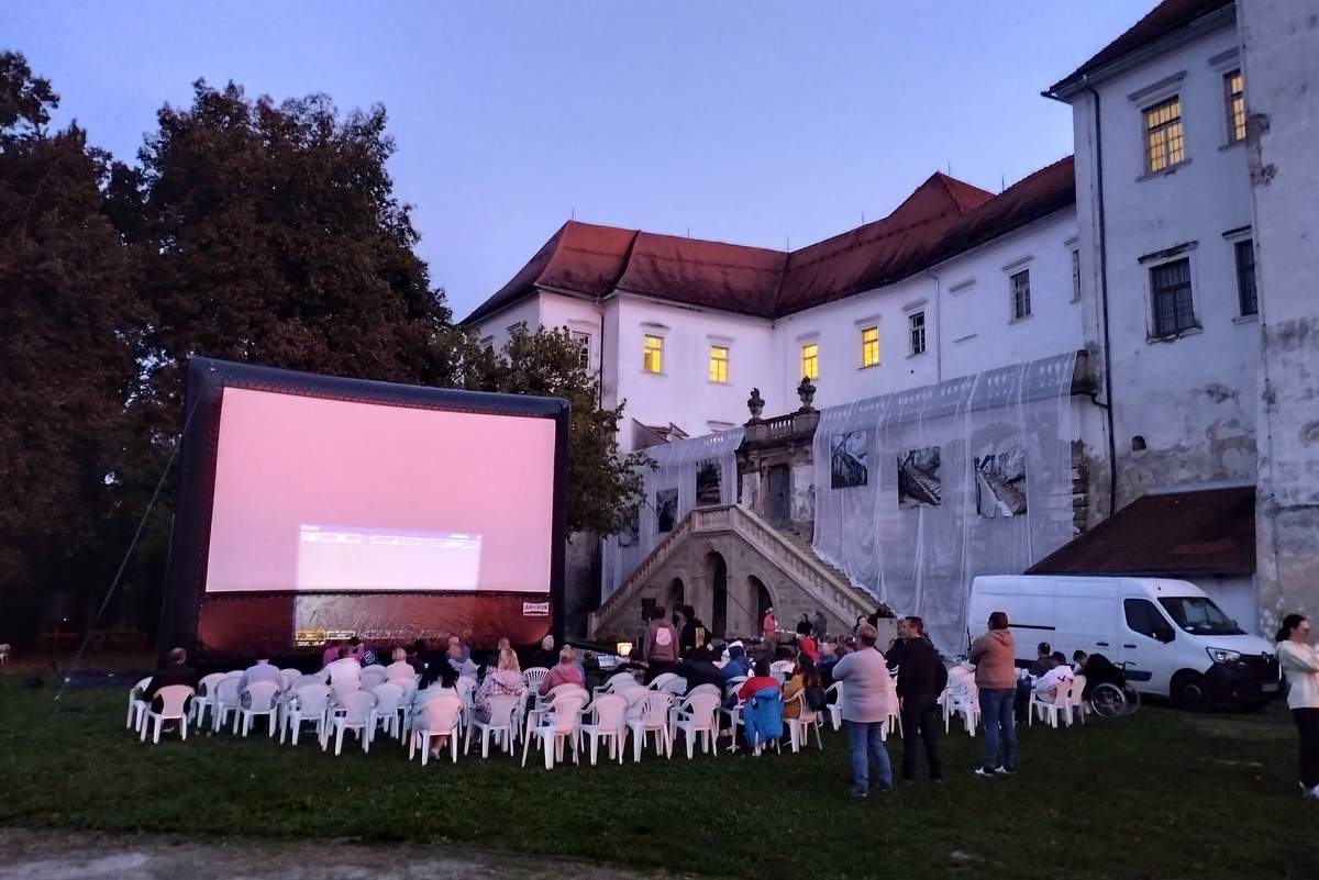 Kino pod zvezdami v SVZ Hrastovec