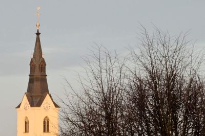 Policisti so obravnavali tatvino drv poskus vloma v cerkev