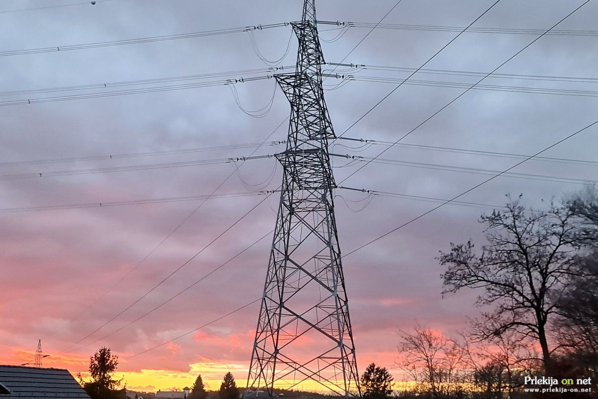 V ponedeljek bo več izklopov električne energije