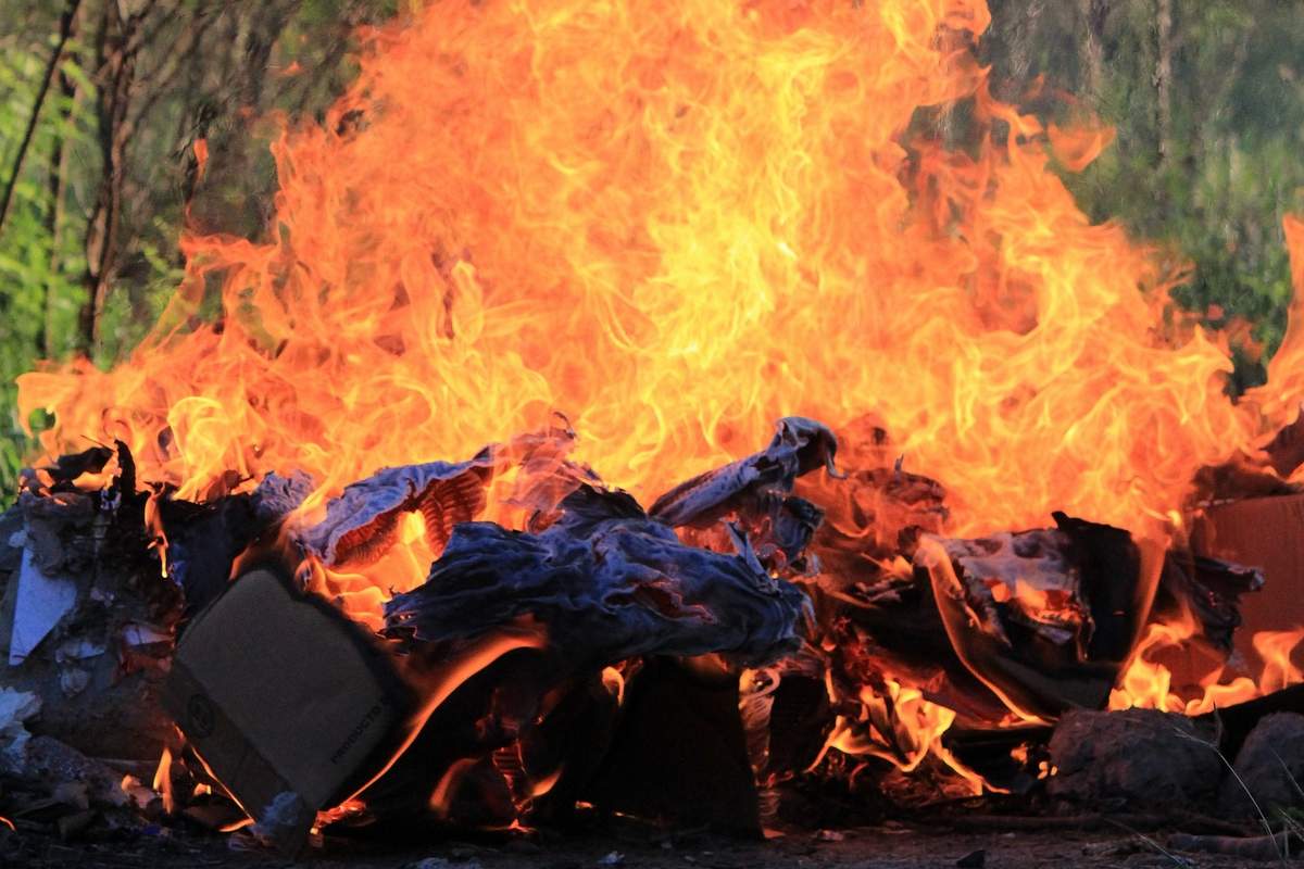 Pri kurjenju na prostem upoštevajte pravila