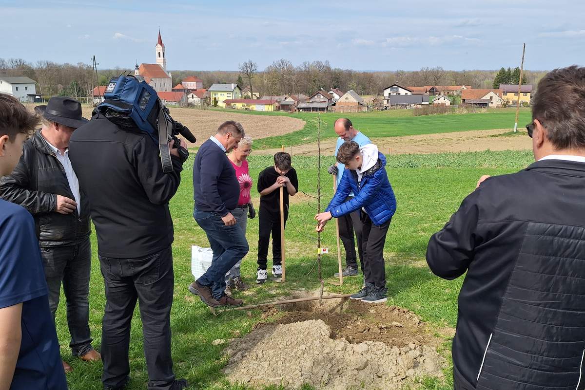 Čistilna akcija in sadilni dan