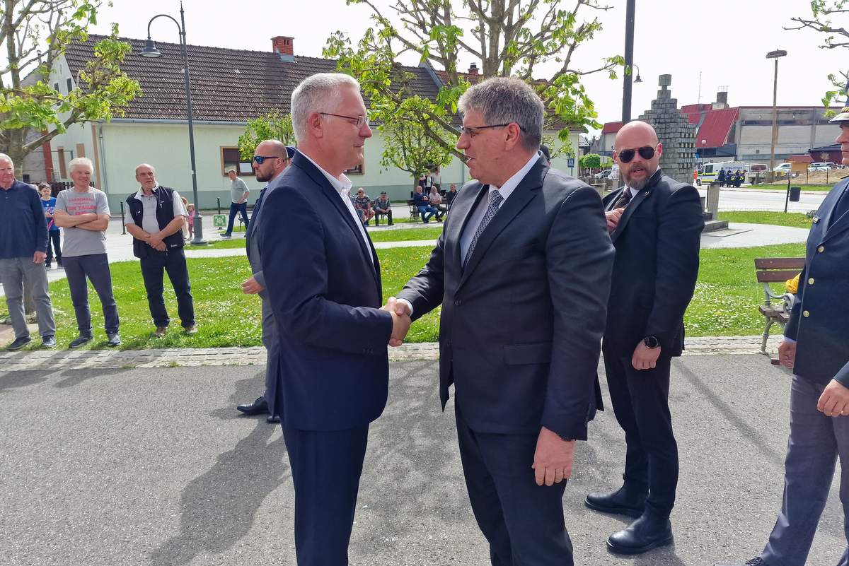 Minister Boštjan Poklukar v Središču ob Dravi, foto: Ministrstvo za notranje zadeve