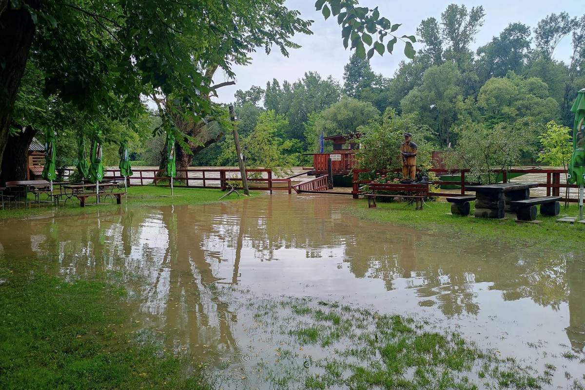 Mura pri Tinekovem brodu