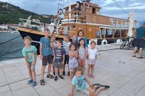Otroci na letovanju v Baški