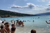 Otroci na letovanju v Baški