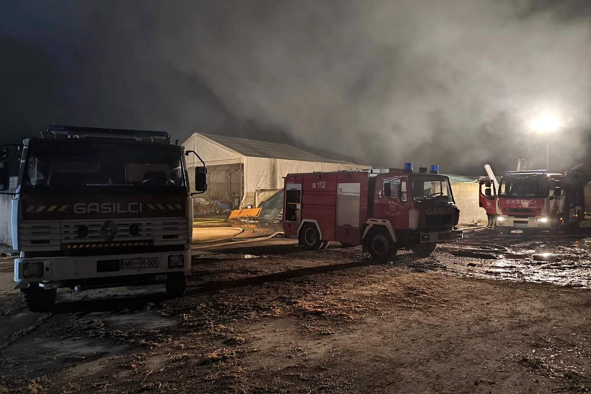 Zagorelo je v šotoru Zagorelo je v šotoru