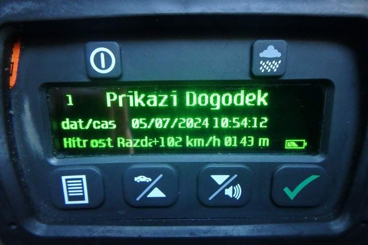 Voznik je bil prehiter