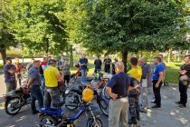 MOPED Tur de Mur