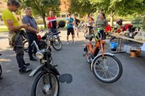 MOPED Tur de Mur