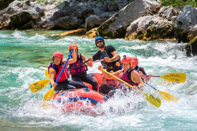 Rafting z vodičem