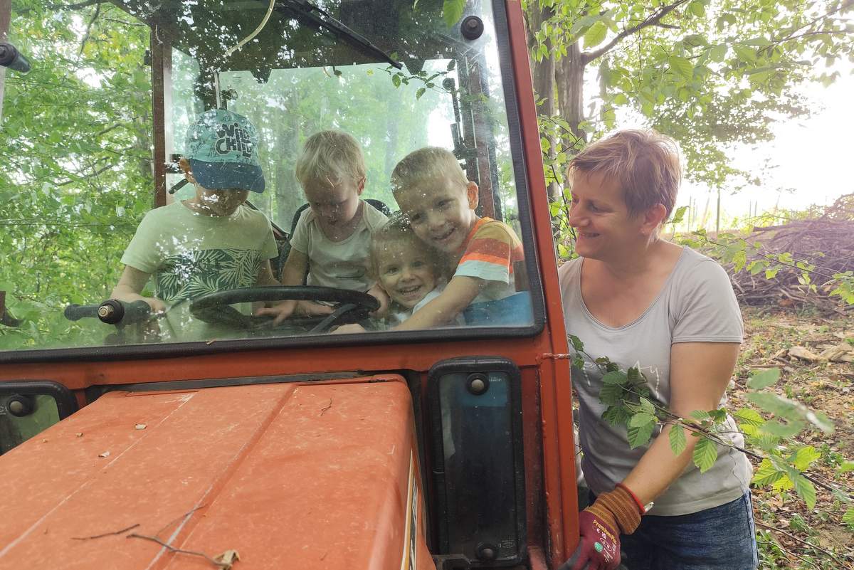 Pustolovščine otrok iz vrtca Stročja vas