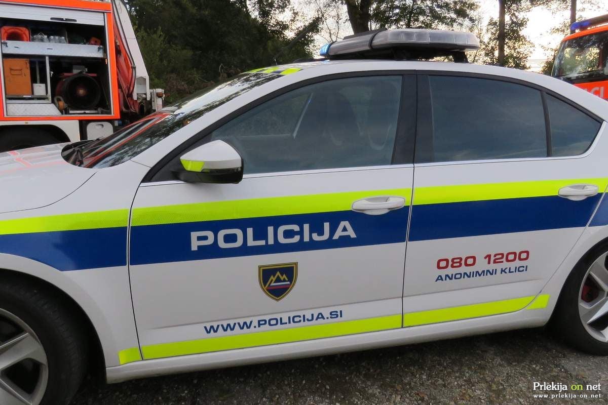 Policija in gasilci.