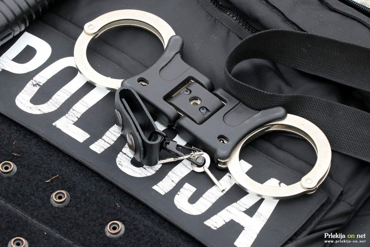 Policija