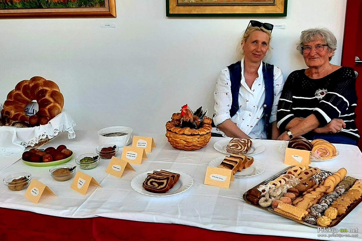 Razstava velikonočnih jedi in ročnih del