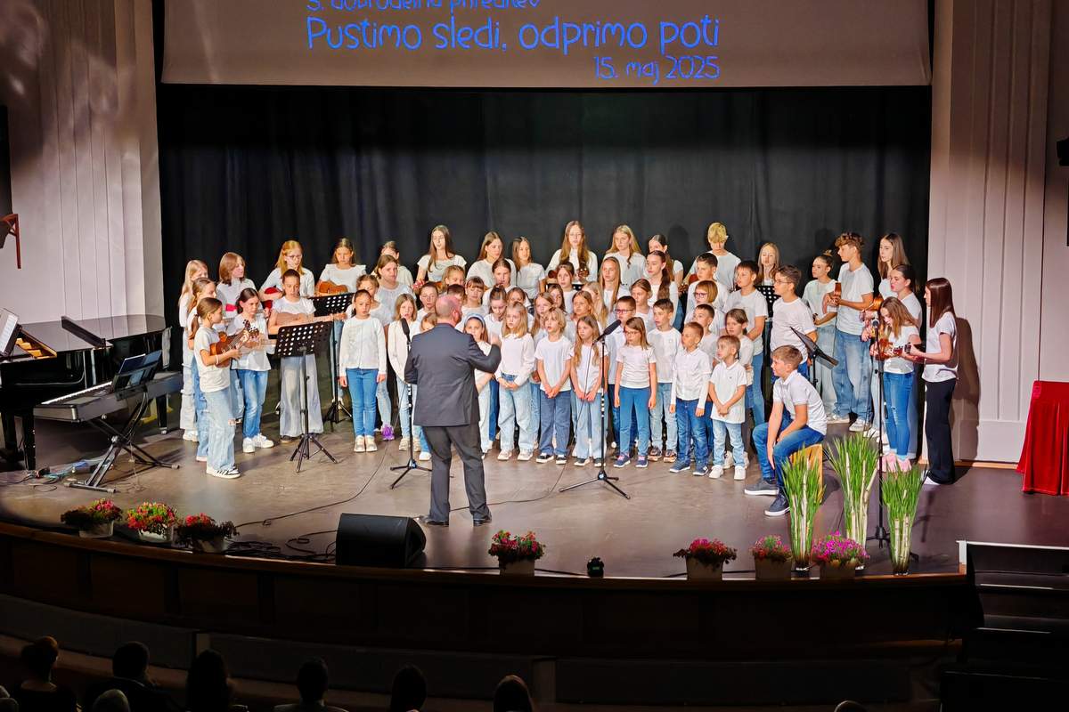 Dobrodelna prireditev Pustimo sledi, odprimo poti