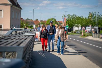 Čezmejni sprehod povezal mesti Bad Radkersburg in Gornjo Radgono