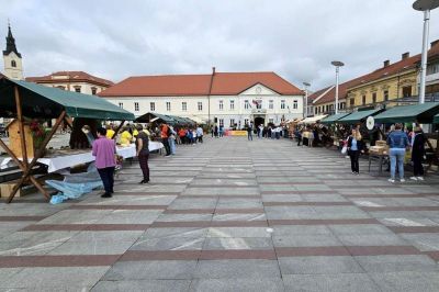 Parada učenja na Glavnem trgu