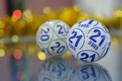 Izžrebane številke so sicer bile 11, 17, 19, 33, 40, ter dodatni številki 7 in 12.