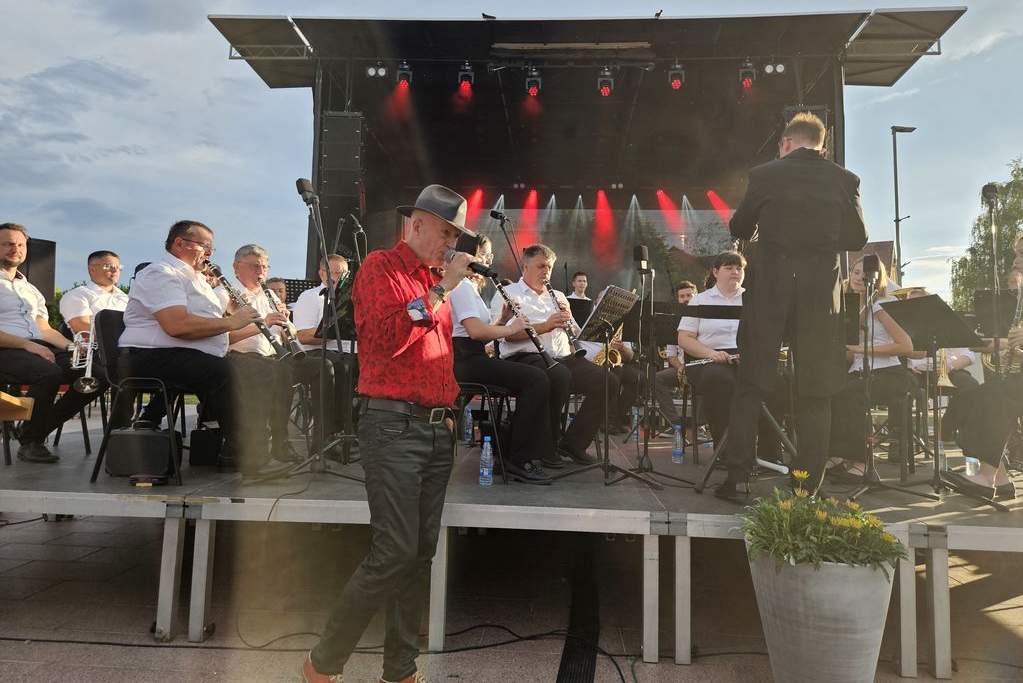 10-letnica KUD Muzika in koncert Vlada Kreslina