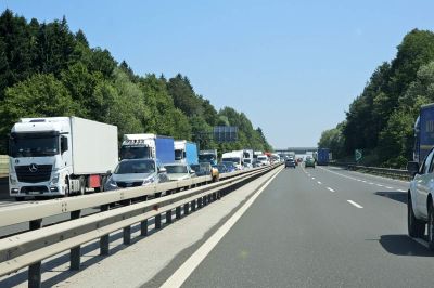 Proti Ljubljani nastajajo zastoji