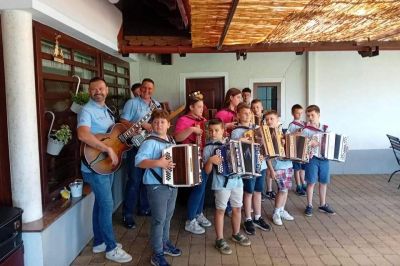 Harmonikarski orkester Kontrasti