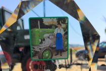 Oranje s starodobnimi traktorji na Krčevini