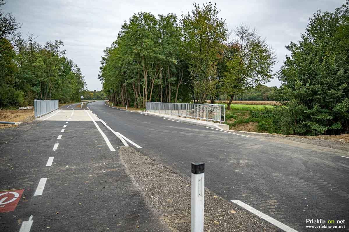 Prenovljena Noršinska ulica z novim mostom in kolesarsko stezo
