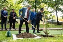 Spomin na 80. obletnico zmage Kitajske v narodnoosvobodilni vojni