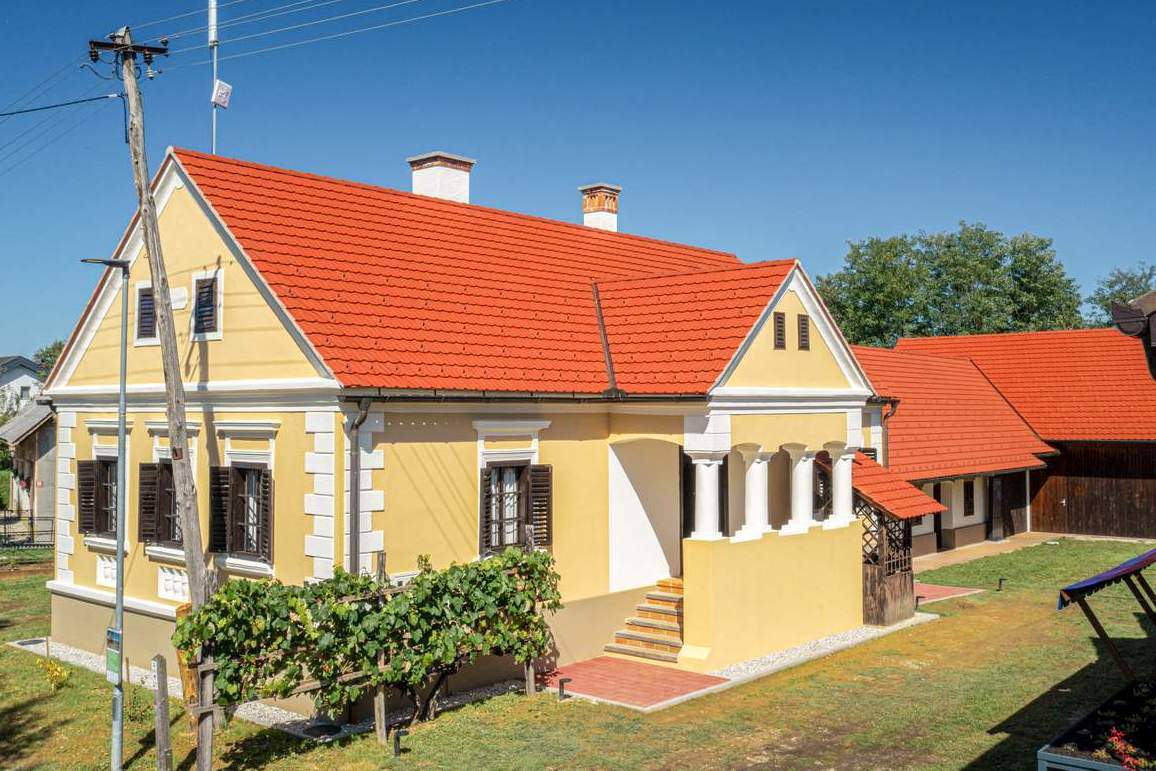 Ritlopova domačija v Kobilju