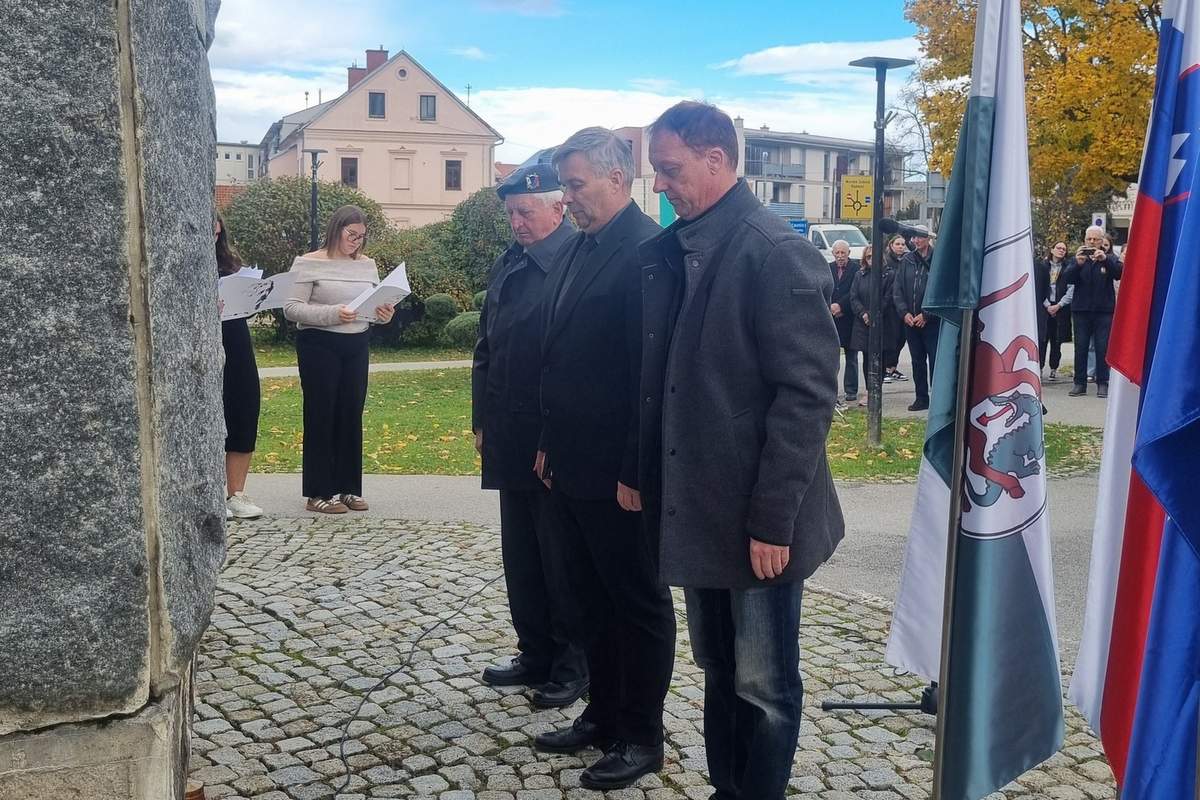 Spominska slovesnost ob dnevu spomina na mrtve Spominska slovesnost ob dnevu spomina na mrtve