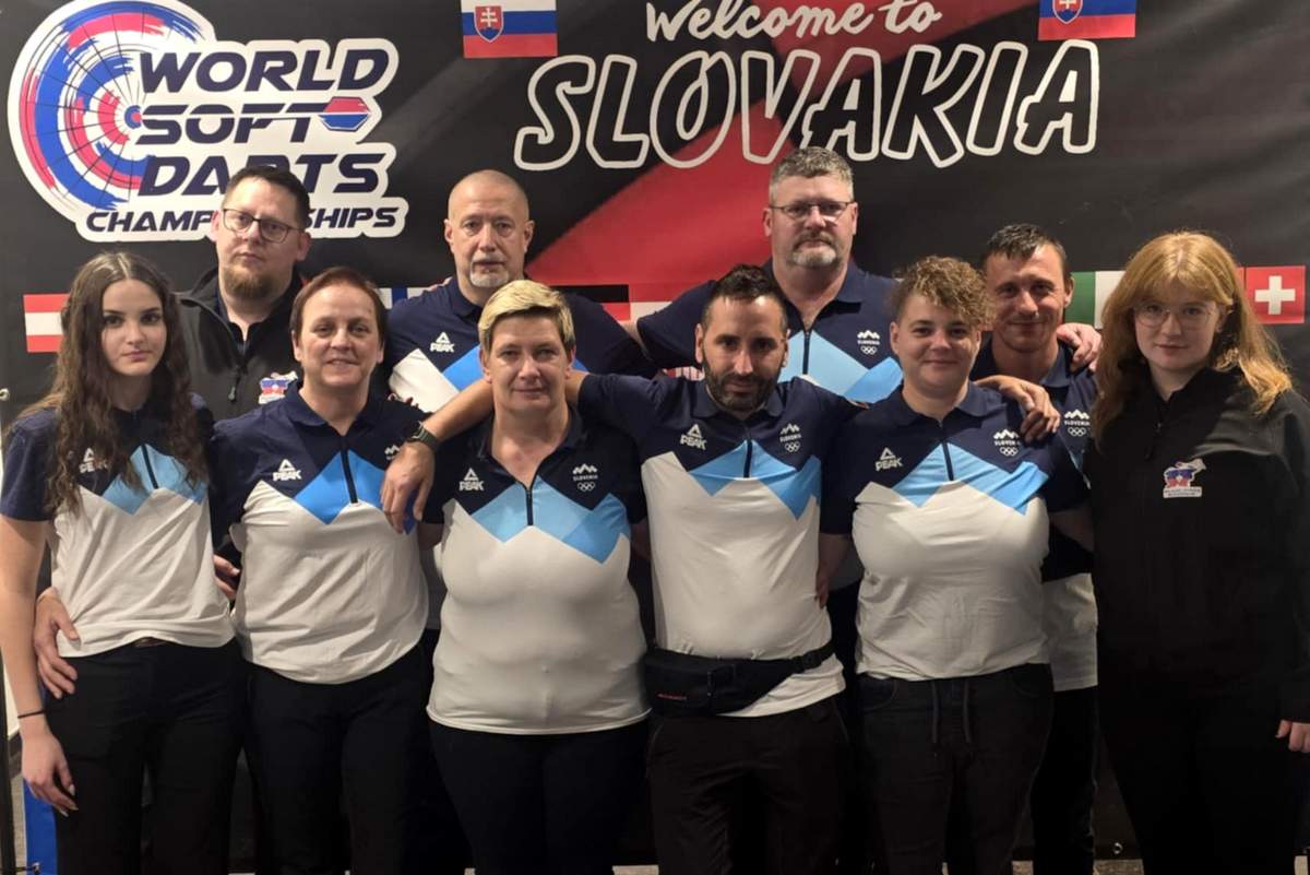 Slovenski pikado igralci v Šamorinu Slovenski pikado igralci v Šamorinu