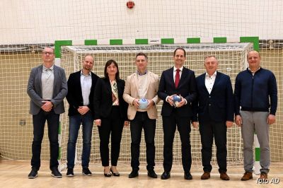 Otvoritev posodobljene športne dvorane pri Veliki Nedelji