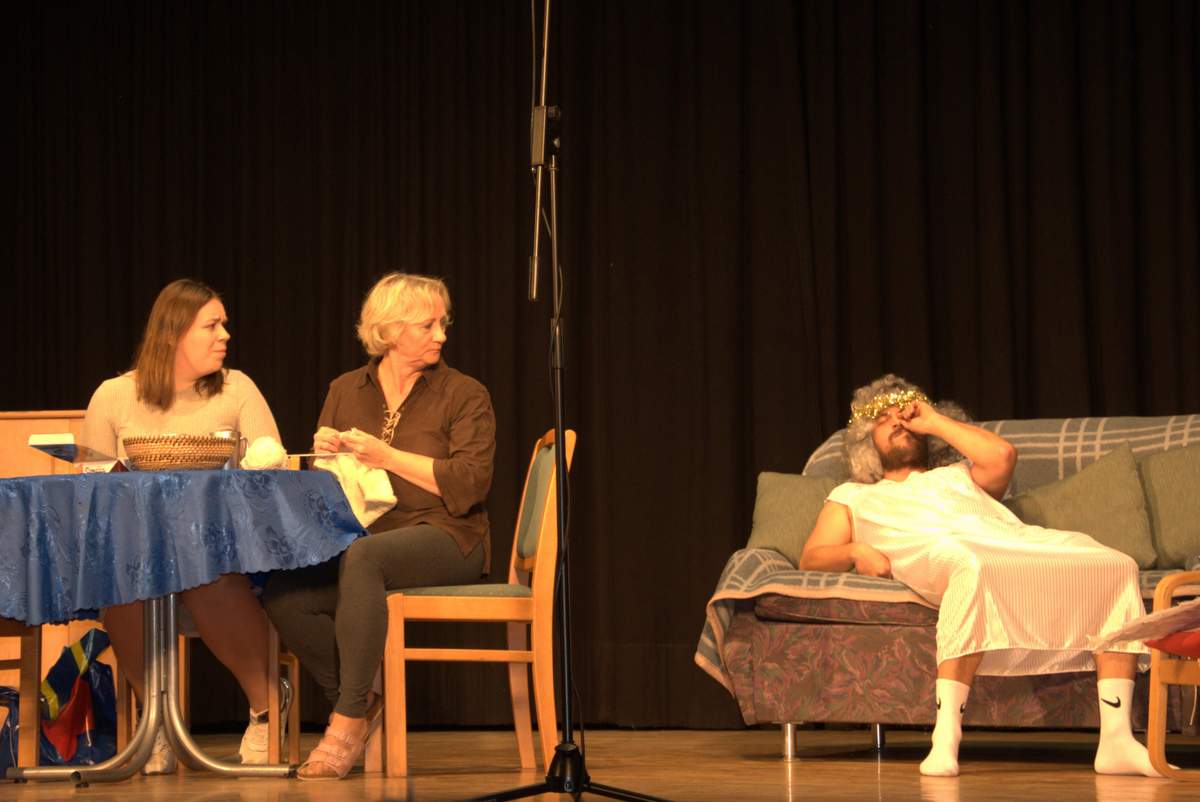 Večer skečev v Križevcih pri Ljutomeru Večer skečev v Križevcih pri Ljutomeru